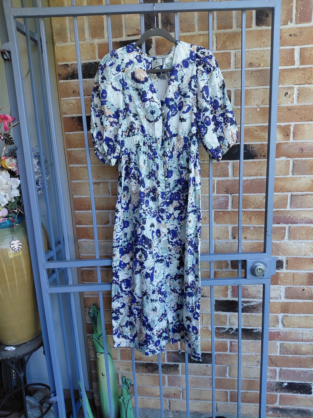Tuckernuck Blue and Cream Floral Puff-Sleeve Midi Dress #(D1)